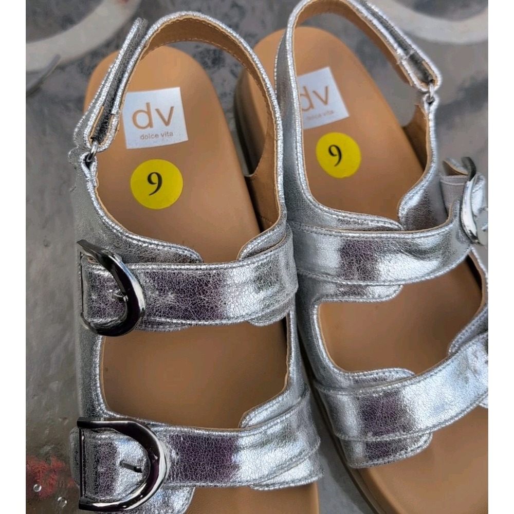 Dolce Vita Women's Alameda Sandal Silver Size 9 Buckle, Hook & Loop Comfort EUC - Picture 9 of 10